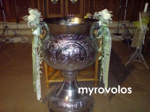 ΜΙΝΙΜΑΛ ΣΤΟΛΙΣΜΟΣ ΚΟΛΥΜΠΗΘΡΑΣ ΜΕ ΜΙΚΡΑ ΜΠΟΥΚΕΤΑΚΙΑ ΣΤΙΣ ΧΕΙΡΟΛΑΒΕΣ ΑΠΟ ΤΡΙΑΝΤΑΦΥΛΛΑ, BABY'S BREATH, ΕΛΙΑ ΚΑΙ ΣΑΤΕΝ ΚΟΡΔΕΛΕΣ ΑΠΟ 30 ΕΥΡΩ