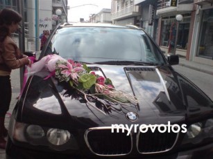 ΜΟΝΤΕΡΝΟΣ ΣΤΟΛΙΣΜΟΣ ΑΥΤΟΚΙΝΗΤΟΥ ΜΕ ΚΛΑΔΙΑ MITSOUMATA, ΑΝΘΟΥΡΙΑ, ΤΡΙΑΝΤΑΦΥΛΛΑ, ΣΤΑΡ ΓΚΕΙΖΕΡ ΚΑΙ ΙΔΙΑΙΤΕΡΑ ΦΥΛΩΜΑΤΑ ΣΕ ΕΝΤΟΝΕΣ ΑΠΟΧΡΩΣΕΙΣ. ΑΠΟ 60 ΕΥΡΩ
