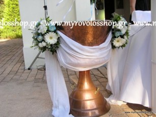 ΙΑΚΟΣΜΗΣΗ ΒΑΠΤΙΣΗΣ ΓΙΑ ΑΓΟΡΙ ΣΤΟ ΕΚΚΛΗΣΑΚΙ ΤΟΥ ΚΤΗΜΑΤΟΣ ΛΑΤΑΝΙΑ (LATANIA) ΜΕ ΣΤΟΛΙΣΜΟ ΤΗΣ ΚΟΛΥΜΠΗΘΡΑΣ ΑΠΟ ΦΡΕΣΚΑ ΛΟΥΛΟΥΔΙΑ ΛΕΥΚΗ ΟΡΤΑΝΣΙΑ ΚΑΙ ΔΙΑΚΟΣΜΗΤΙΚΑ ΣΕ ΧΡΩΜΑΤΙΣΜΟΥΣ ΣΙΕΛ ΚΑΙ ΛΕΥΚΟ,